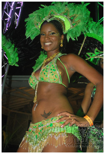 bacchanal_factory_2010-041