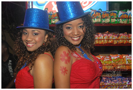 bacchanal_factory_2010-046