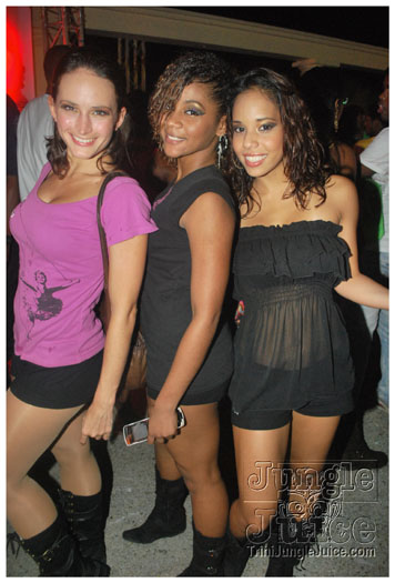 bacchanal_factory_2010-053