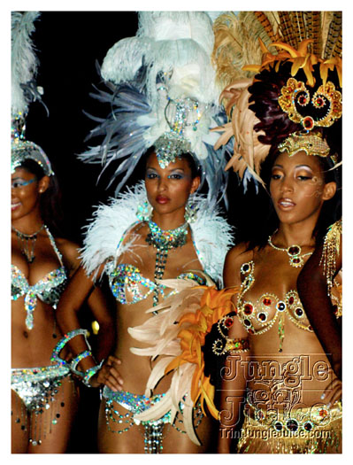 baje_intl_band_launch_2010-007