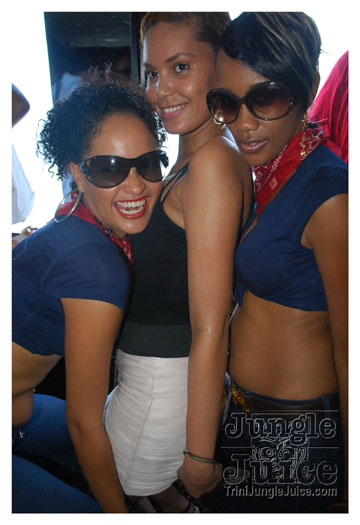 basic_madness_boatride_july-117