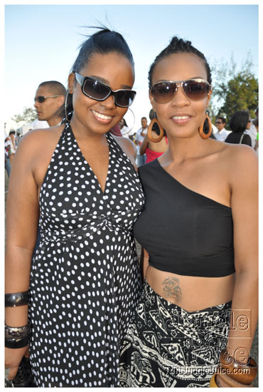 beach_house_carnival_2010_pt1-017