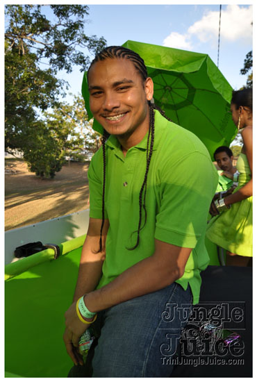 beach_house_carnival_2010_pt1-023