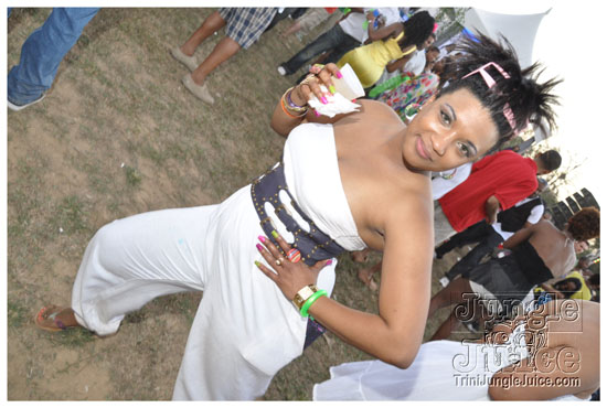 beach_house_carnival_2010_pt1-038