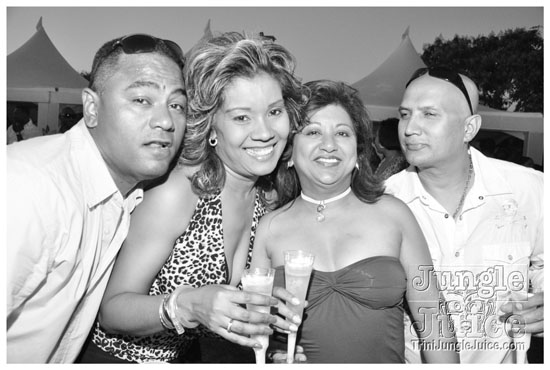 beach_house_carnival_2010_pt1-041