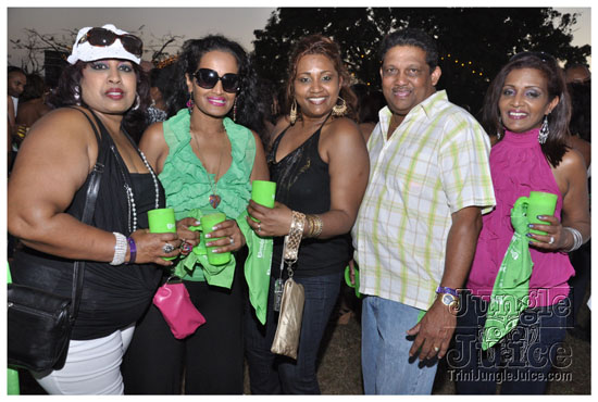 beach_house_carnival_2010_pt1-043