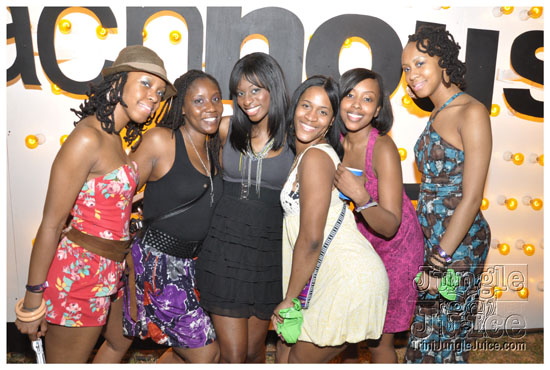 beach_house_carnival_2010_pt1-045