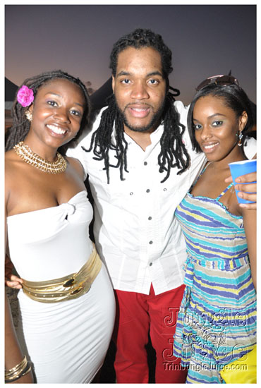 beach_house_carnival_2010_pt1-056