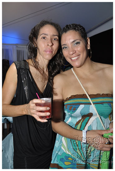 beach_house_carnival_2010_pt1-069