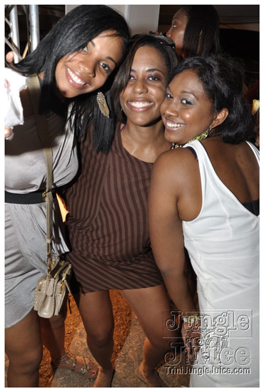 beach_house_carnival_2010_pt1-085