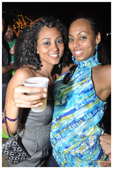 beach_house_carnival_2010_pt1-145