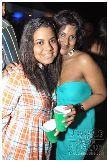 beach_house_carnival_2010_pt1-147