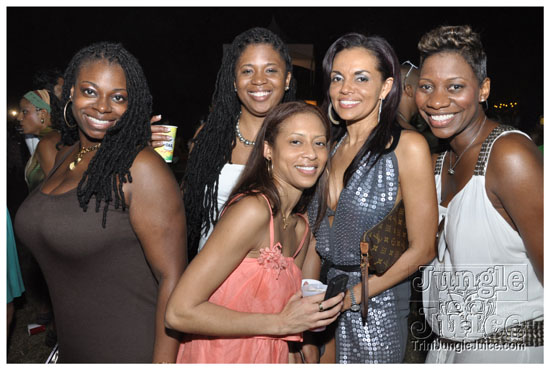 beach_house_carnival_2010_pt1-167