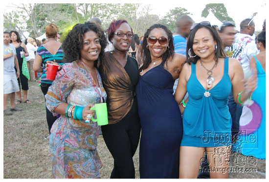 beach_house_carnival_2010_pt2-010