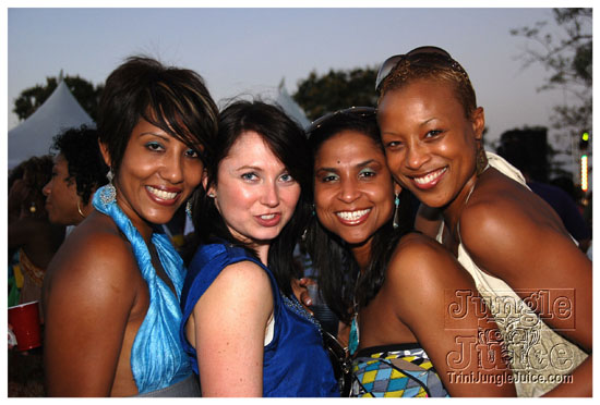 beach_house_carnival_2010_pt2-015