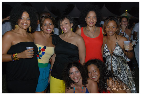 beach_house_carnival_2010_pt2-019