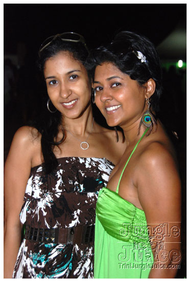 beach_house_carnival_2010_pt2-039