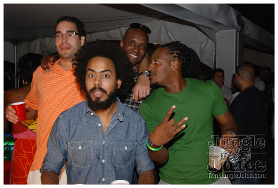 beach_house_carnival_2010_pt2-048