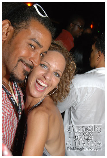 beach_house_carnival_2010_pt2-053