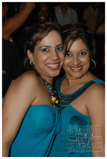 beach_house_carnival_2010_pt2-070