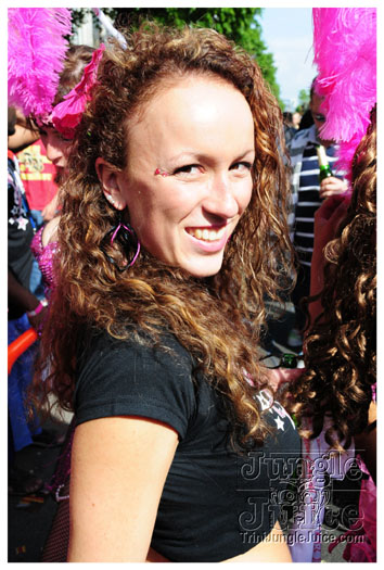 berlin_carnival_fantastic_flamingos_may23-006