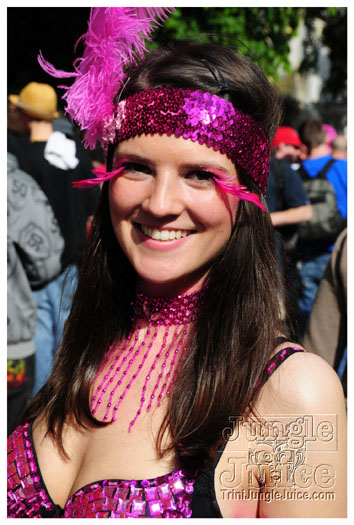 berlin_carnival_fantastic_flamingos_may23-010