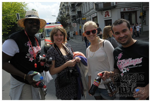 berlin_carnival_fantastic_flamingos_may23-022