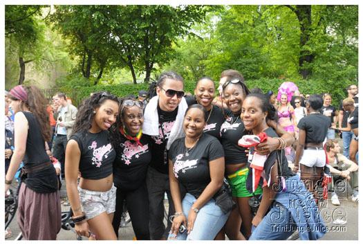 berlin_carnival_fantastic_flamingos_may23-038