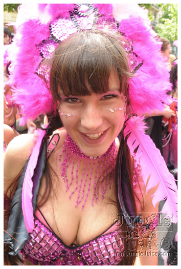 berlin_carnival_fantastic_flamingos_may23-043