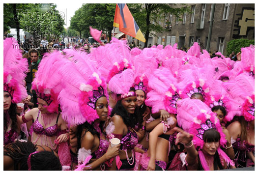 berlin_carnival_fantastic_flamingos_may23-053