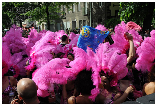 berlin_carnival_fantastic_flamingos_may23-055