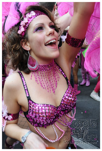 berlin_carnival_fantastic_flamingos_may23-060