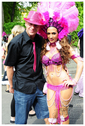 berlin_carnival_fantastic_flamingos_may23-067