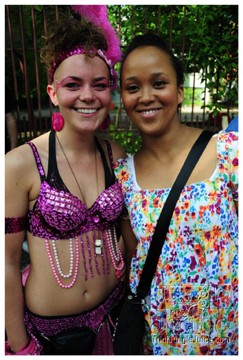 berlin_carnival_fantastic_flamingos_may23-073