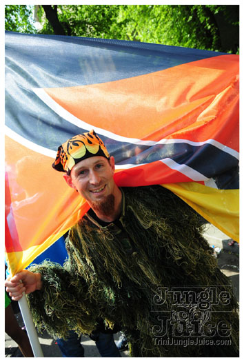 berlin_carnival_fantastic_flamingos_may23-074