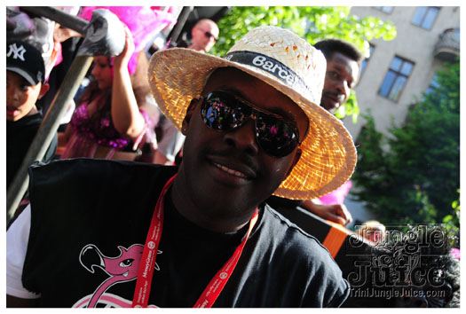berlin_carnival_fantastic_flamingos_may23-078
