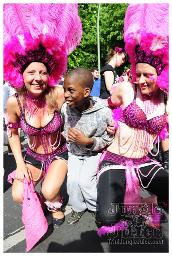 berlin_carnival_fantastic_flamingos_may23-085