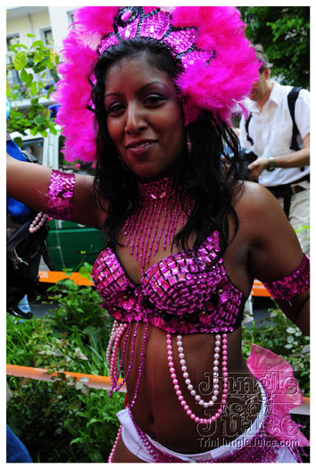 berlin_carnival_fantastic_flamingos_may23-088