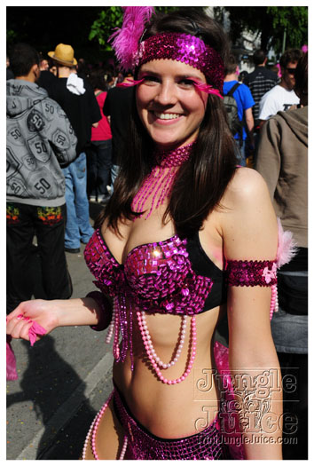 berlin_carnival_fantastic_flamingos_may23-094