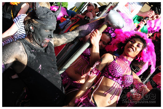 berlin_carnival_fantastic_flamingos_may23-106