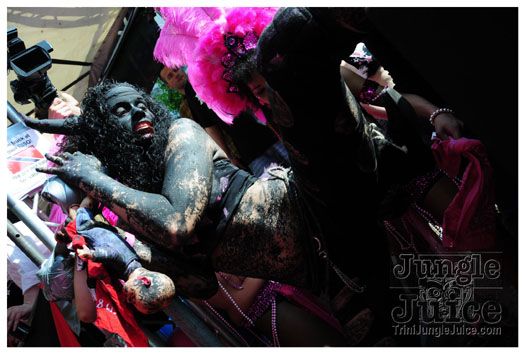 berlin_carnival_fantastic_flamingos_may23-107