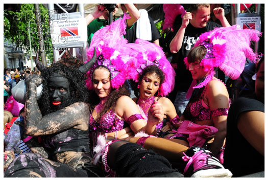 berlin_carnival_fantastic_flamingos_may23-109