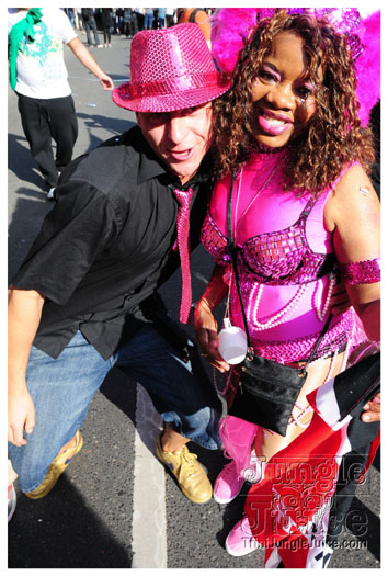 berlin_carnival_fantastic_flamingos_may23-127