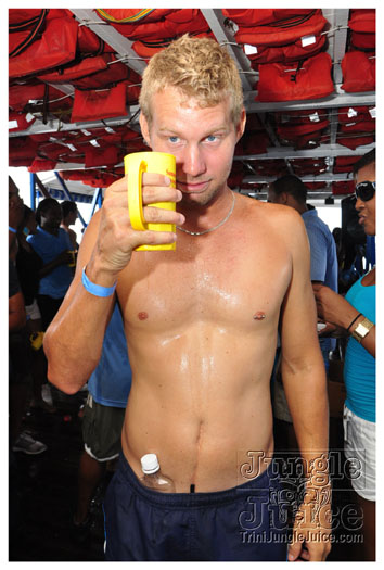 bikini_cruise_aug7_2010-011