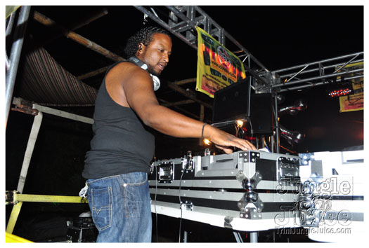 black_n_white_2010_oct8-008