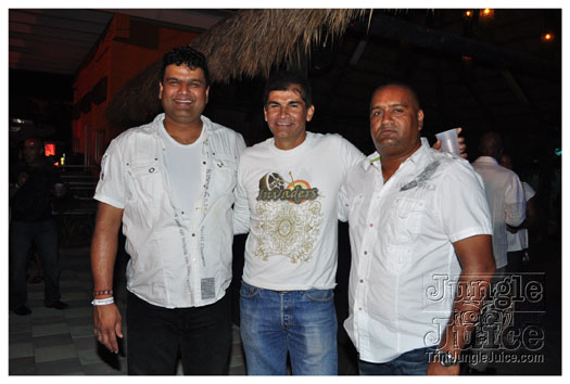 black_n_white_2010_oct8-010