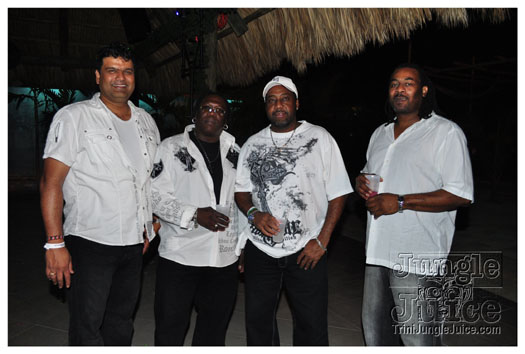 black_n_white_2010_oct8-012