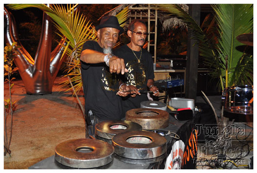 black_n_white_2010_oct8-016