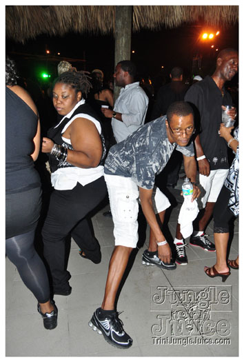 black_n_white_2010_oct8-039