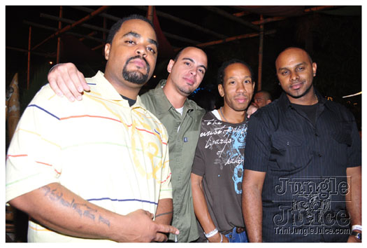 black_n_white_2010_oct8-044